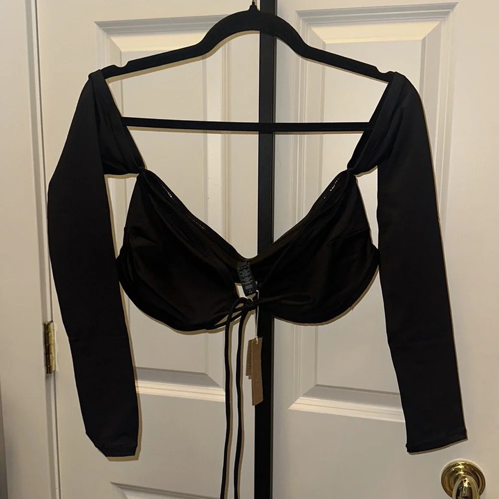 SKIMS SIGNATURE SWIM LONG SLEEVE BIKINI TOP in Onyx NEW